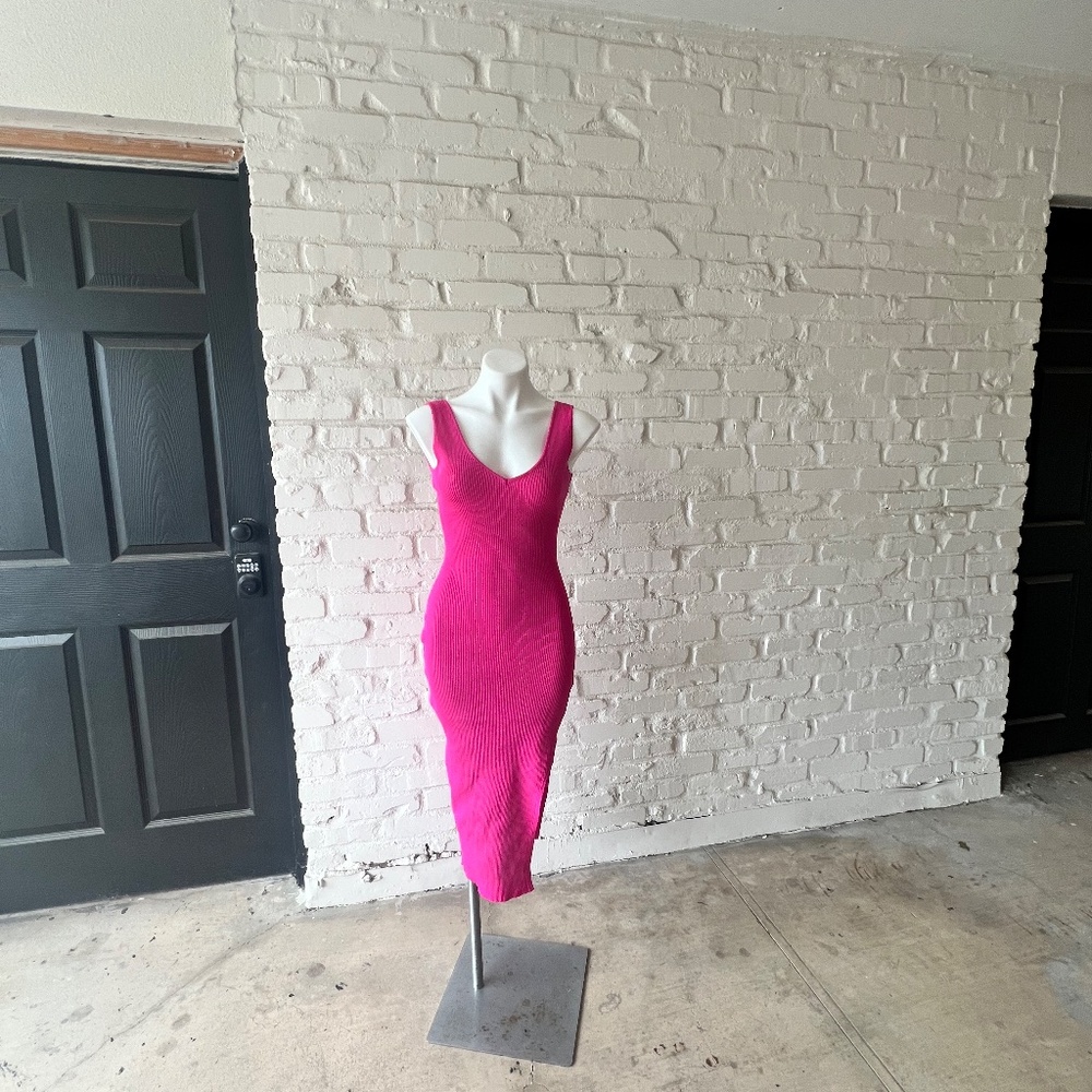 Pink Ribbed Dress - Picture 3 of 5